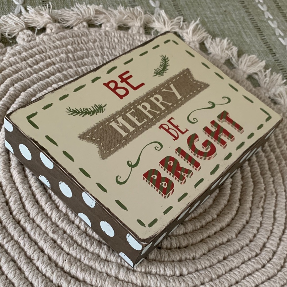Holiday Cheer 'Be Merry Be Bright' Sign
